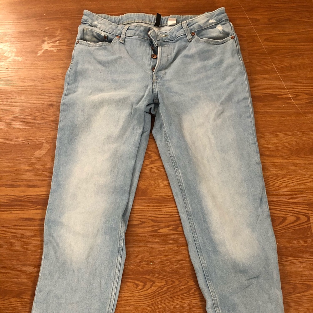 DIVIDED size 10 cropped bottom jeans
